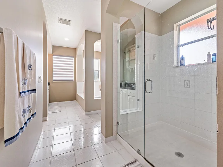658 Cresta Cir — Photo 35