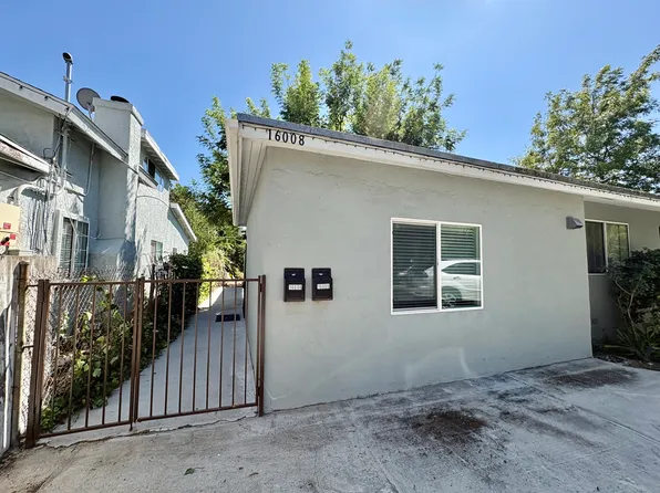 16006 Bassett St, Van Nuys, CA 91406