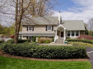 18 Hilltop Dr, Churchville, PA 18966