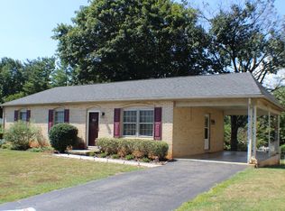 3735 Meadowlark Rd SW, Roanoke, VA 24018