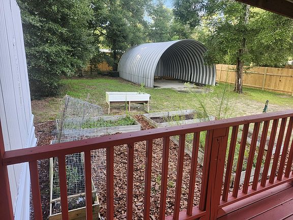 4th image of 221 Leonardo Ln