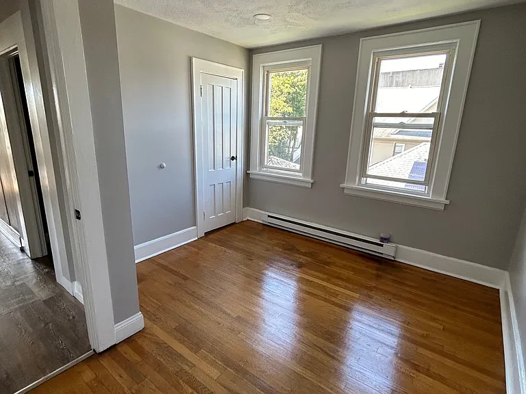 7 Hunting St #3 — Photo 11