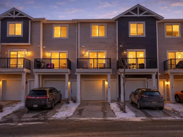 300 S Marina Dr #9, Chestermere, AB T1X 0P6