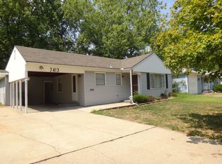 2413 SW Madeline Ln, Topeka, KS 66614