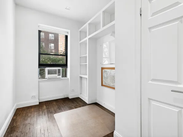 425 West End Avenue 3A image 9 of 10