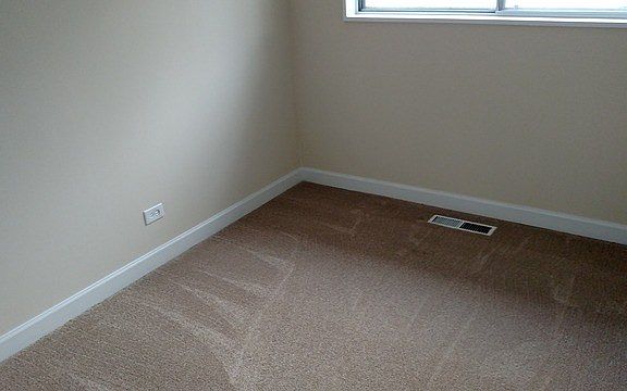 5th image of 1370 Greenbay Ave