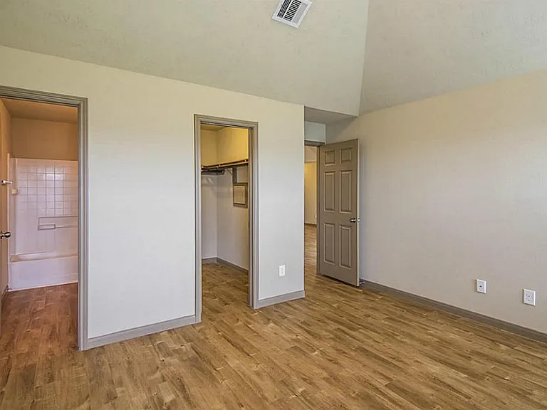 5611 Long Arbor Ln — Photo 13