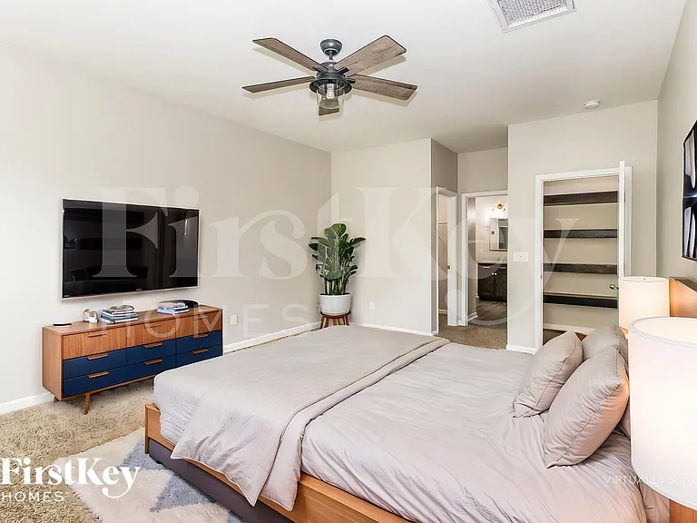 447 Stonefield Cir — Photo 10