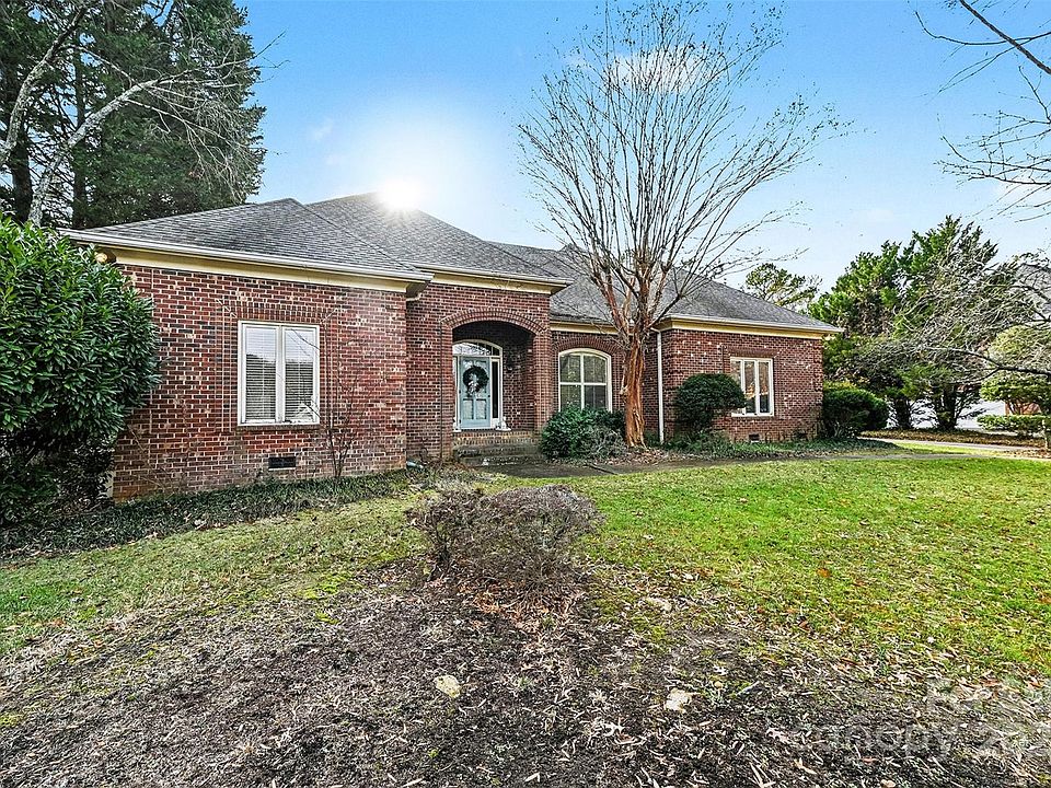 1st image of 7716 Red Oak Ln