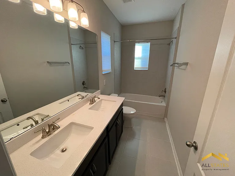 13532 Fountainbleau Dr — Photo 9