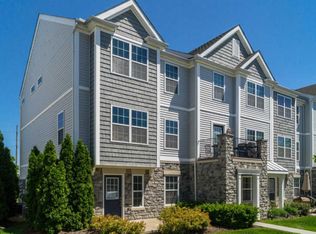 1424 Bloomington Blvd, Columbus, OH 43228