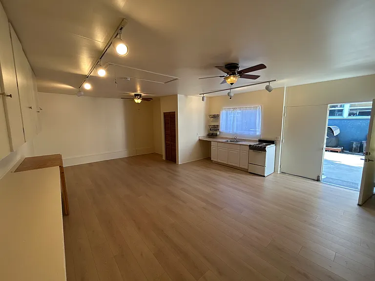 4338 Camerino St #B — Photo 7