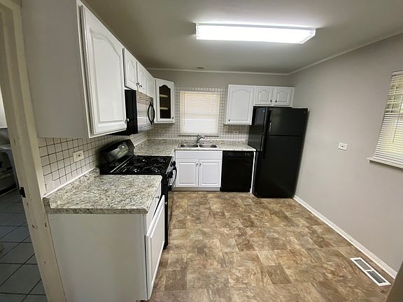 5th image of 243 Blackhawk Dr