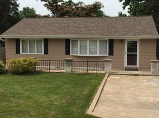 808 Connie Ln, Ballwin, MO 63021