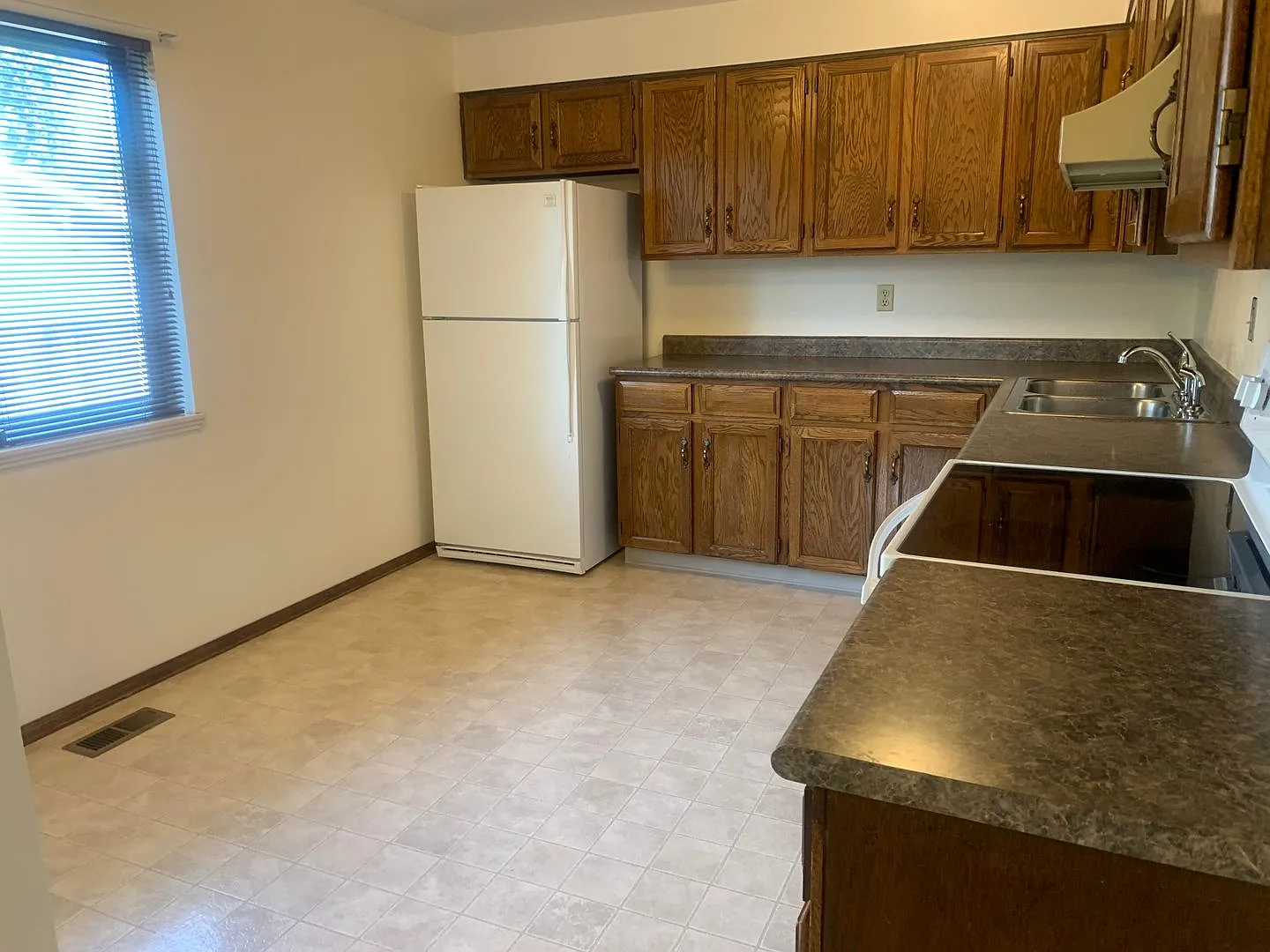 Immaculate Ranch with Large Backyard and Basement in Arvada — Photo 3