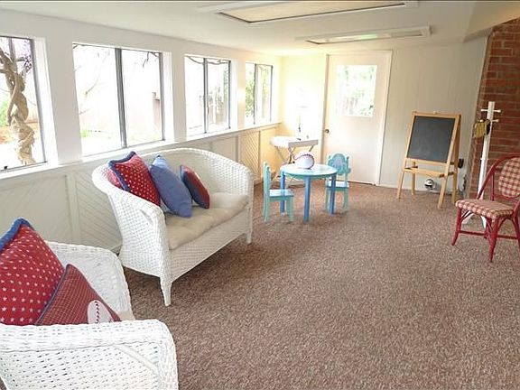 3rd image of 1076 Blackfield Way