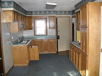 2nd image of 3001 W Woodland Dr
