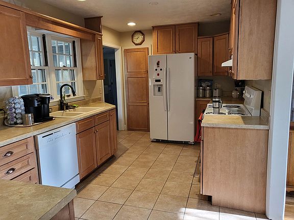 5th image of 2105 Longview Dr