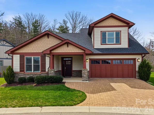 2 Lifestyle Ct, Arden, NC 28704