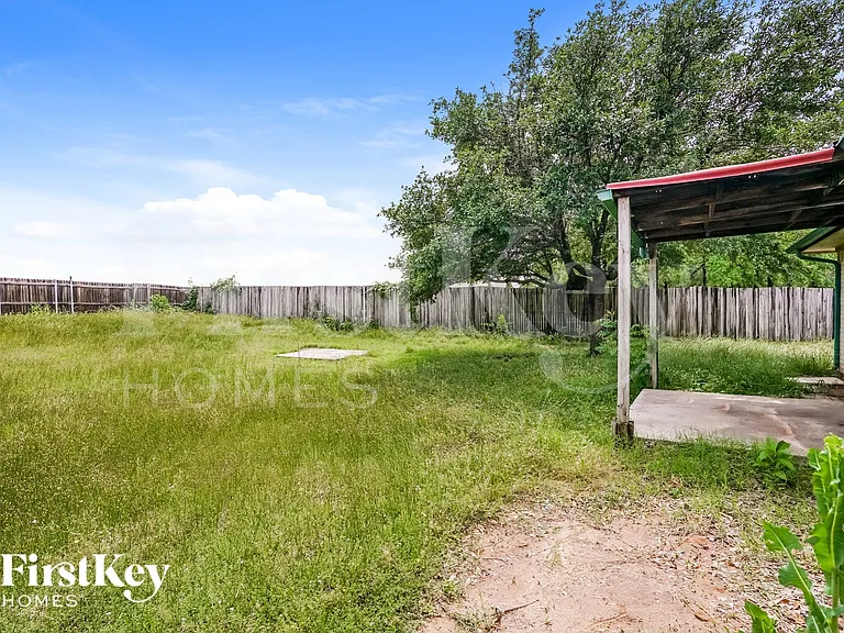 1000 High Crest Dr — Photo 15
