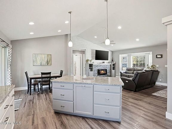 5th image of 2143 E Greenleaf Ln