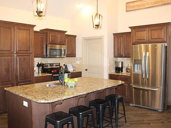 3rd image of 4413 Larned Cir