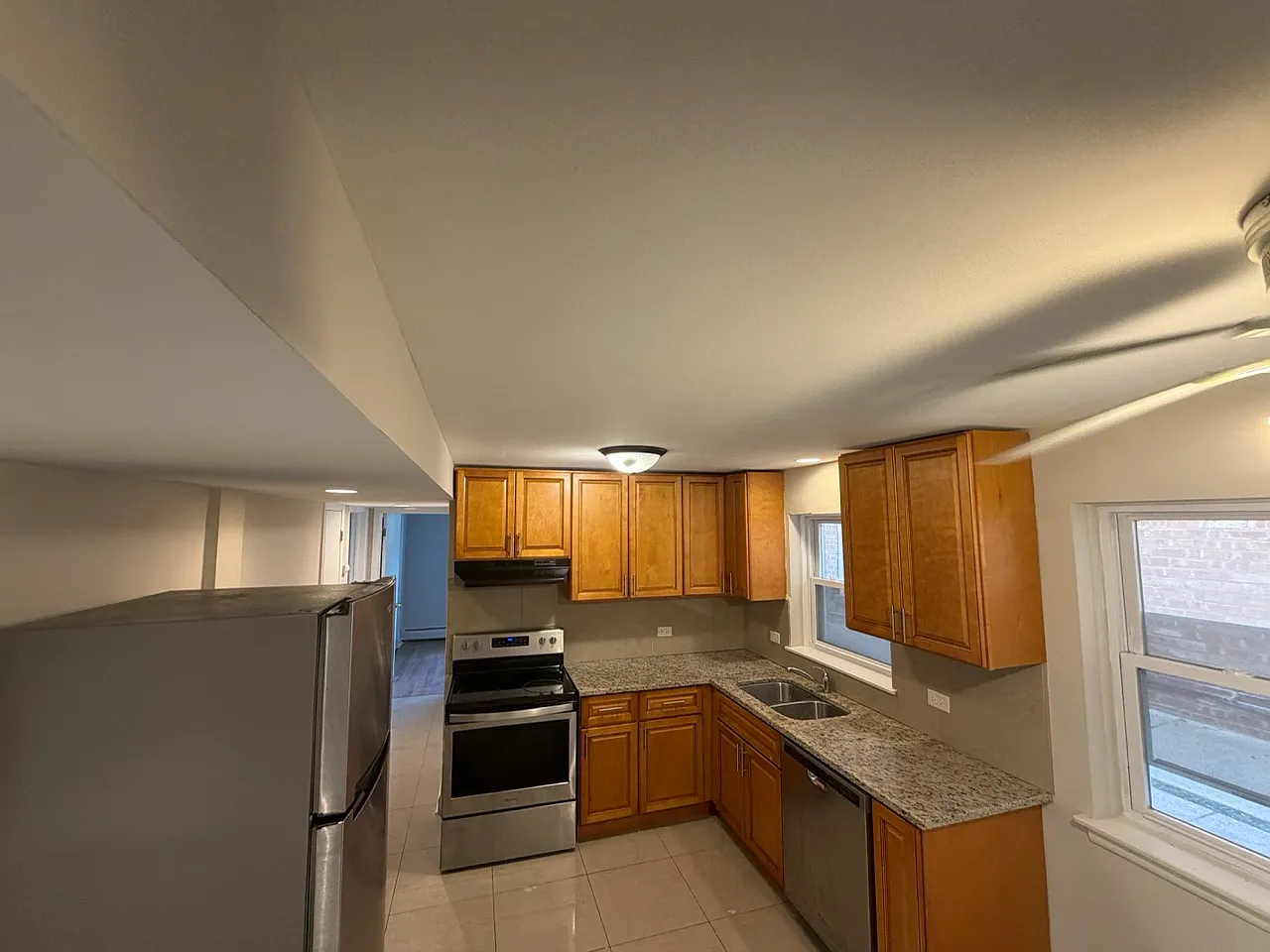 2 bed, 900 sqft, $1,750 — Photo 3