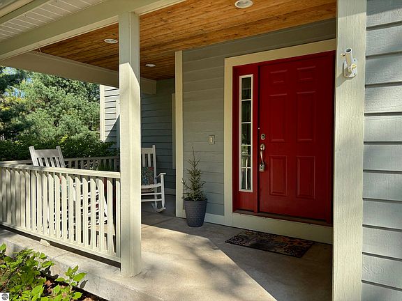3rd image of 3488 Village Circle Dr