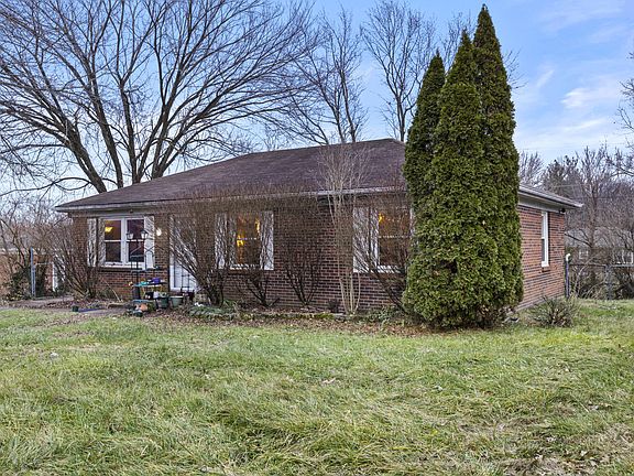 2nd image of 414 Richmond Ave