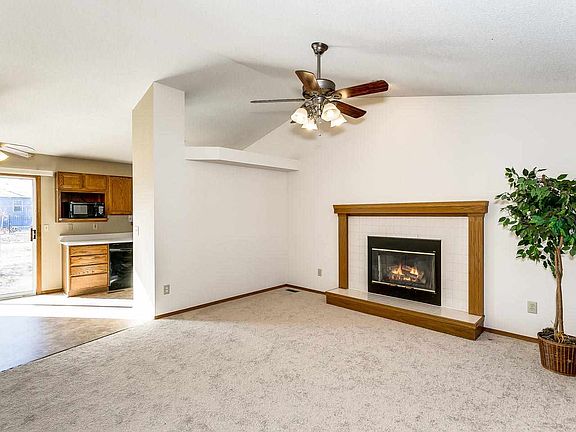 5th image of 709 W Deerfield Cir