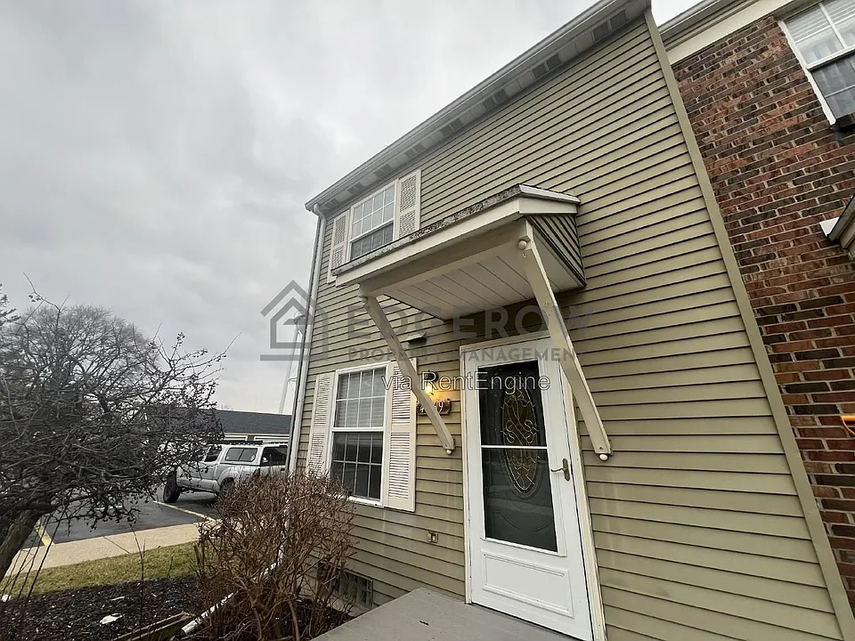 4569 Moffett Rd NW