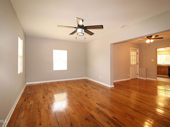5th image of 721 N Charles Seivers Blvd