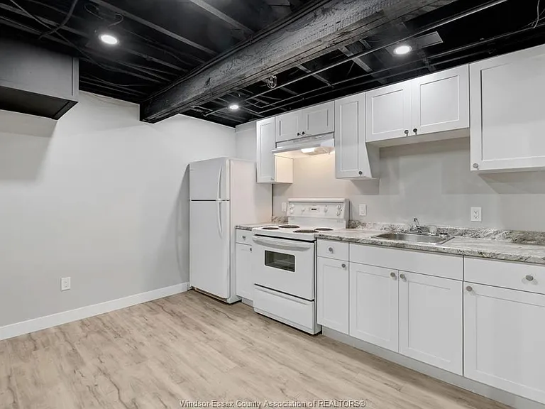 1094 Lincoln Rd — Photo 41