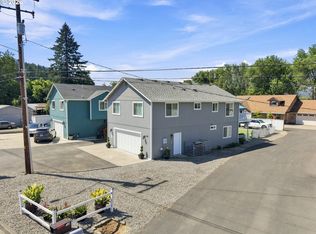 563 S State St, Sutherlin, OR 97479