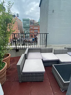 Rented by Compass | media 18