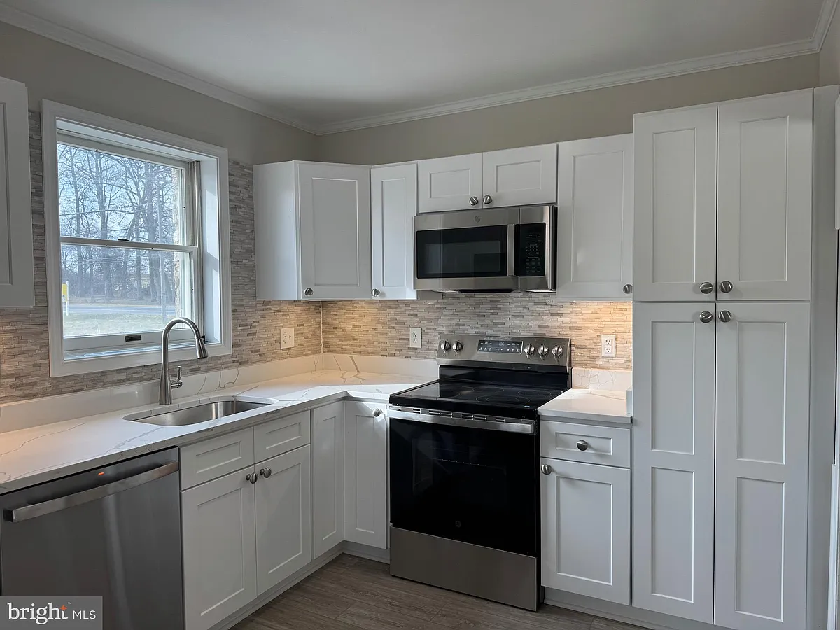 Building Photo - 11415 Eastern Ave