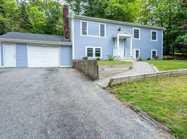 67 Autumn Dr, Barnstable, MA 02630