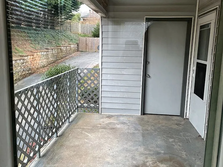 310 Forrest Ave — Photo 2