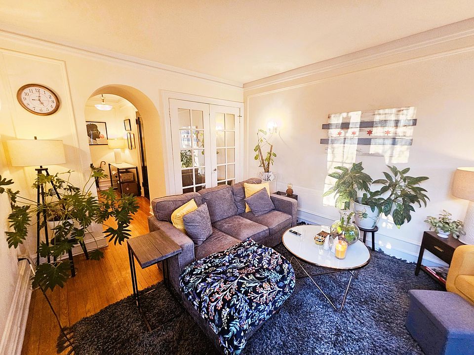 1st image of 7300 N Greenview Ave #1F