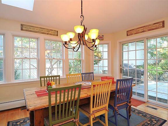 Sunny Eat in Kitchen