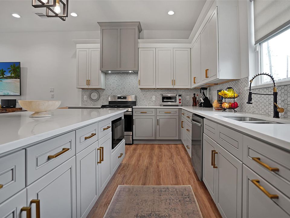 1st image of 303 Blueberry St #B
