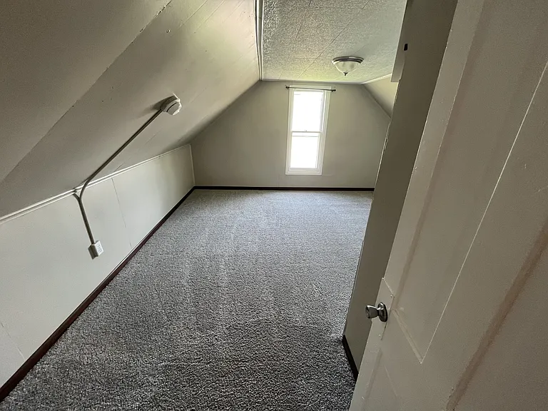 1209 E Cherry St — Photo 11