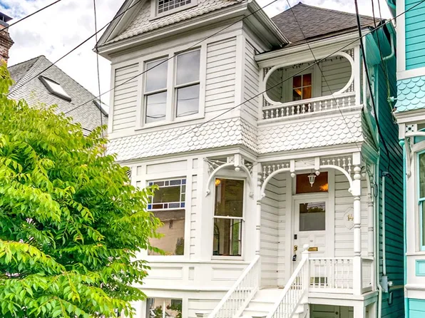 14 SW Whitaker St, Portland, OR 97239