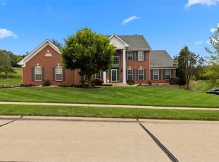 1627 Highland Valley Cir, Chesterfield, MO 63005