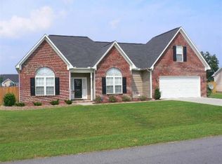 240 Hidalgo Dr, Raeford, NC 28376
