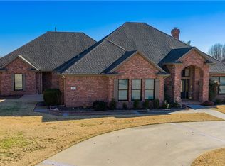 137 Woodcliff Rd, Springdale, AR 72764