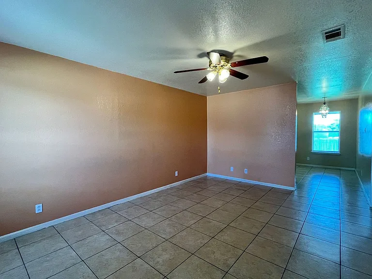 1007 Circle M Dr #C — Photo 4