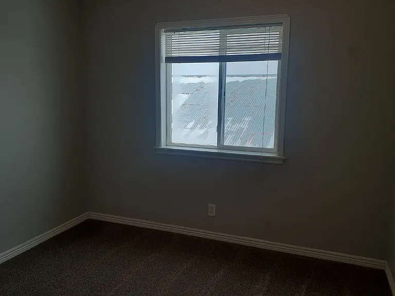 215 W Center St #11 — Photo 11