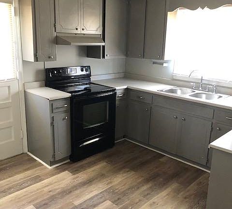 2nd image of 104 Lily St #A