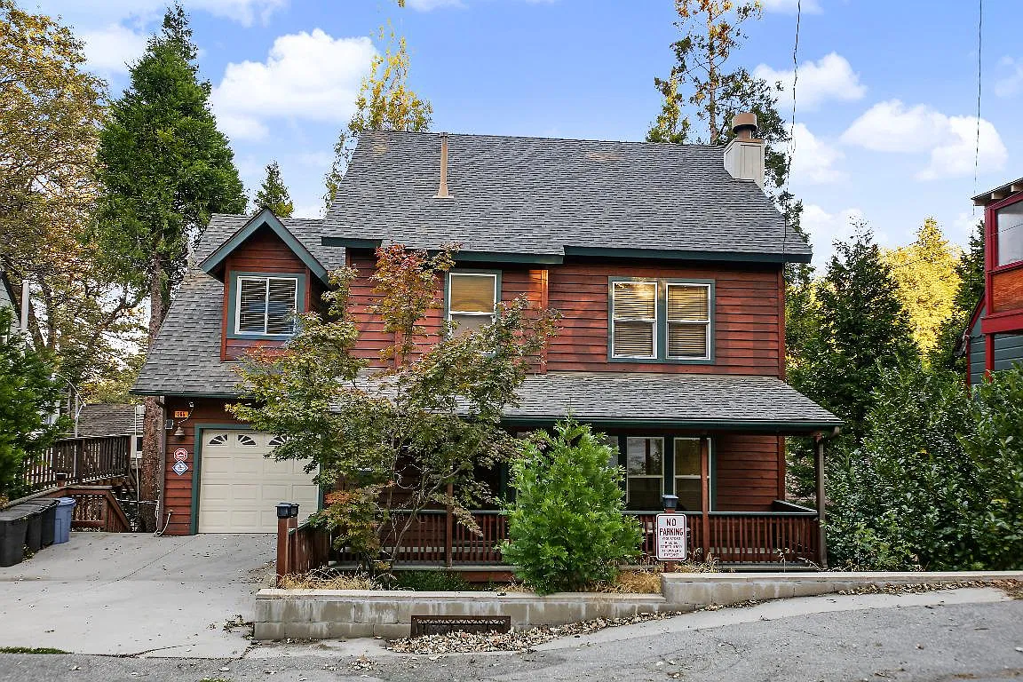4 bed, 1774 sqft, $3,400 — Photo 1